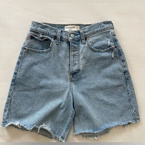 Abercrombie & Fitch Dad Shorts High Rise  7”  Size 27